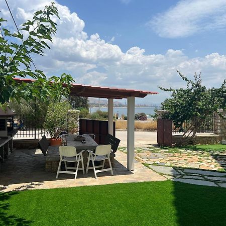 Apartment In Salamina With Garden & Sea View Selinia エクステリア 写真