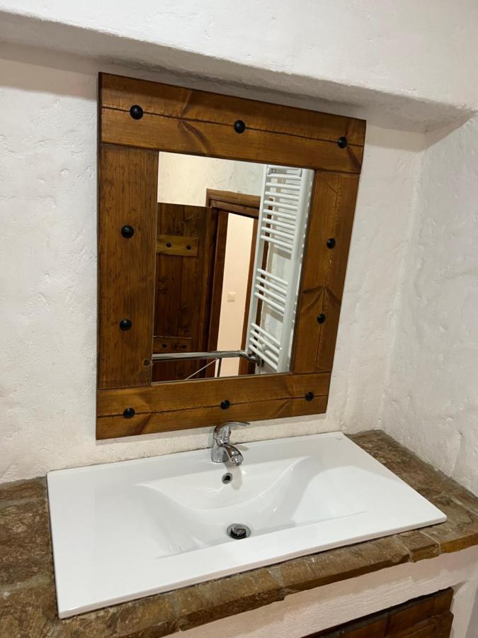 Apartment In Salamina With Garden & Sea View Selinia エクステリア 写真